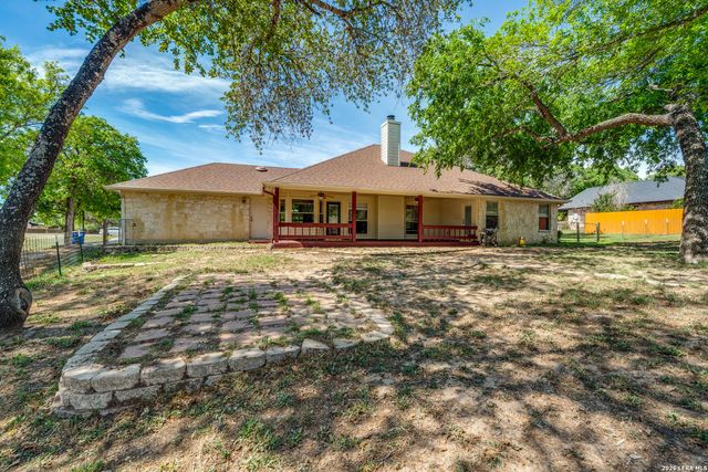 217 Hunters Dawn, La Vernia, TX 78121