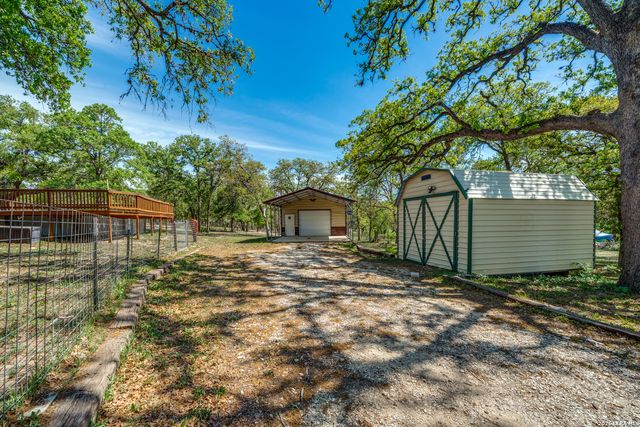 217 Hunters Dawn, La Vernia, TX 78121