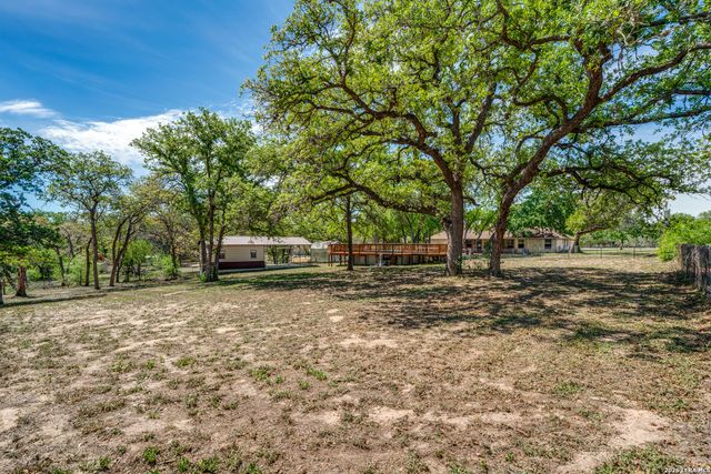 217 Hunters Dawn, La Vernia, TX 78121