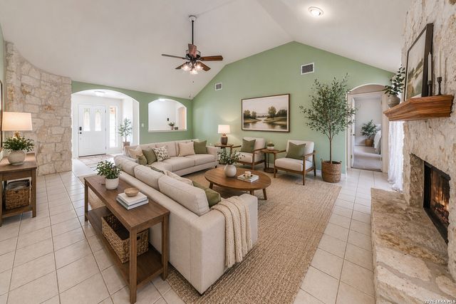 217 Hunters Dawn, La Vernia, TX 78121