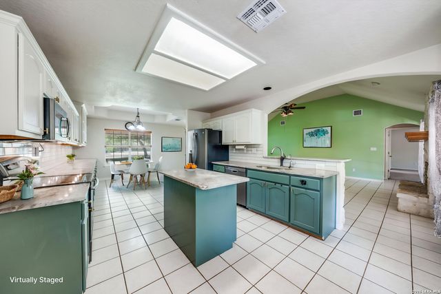 217 Hunters Dawn, La Vernia, TX 78121