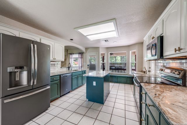 217 Hunters Dawn, La Vernia, TX 78121