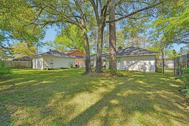 5923 Pinewood Springs Drive, Houston, TX 77066