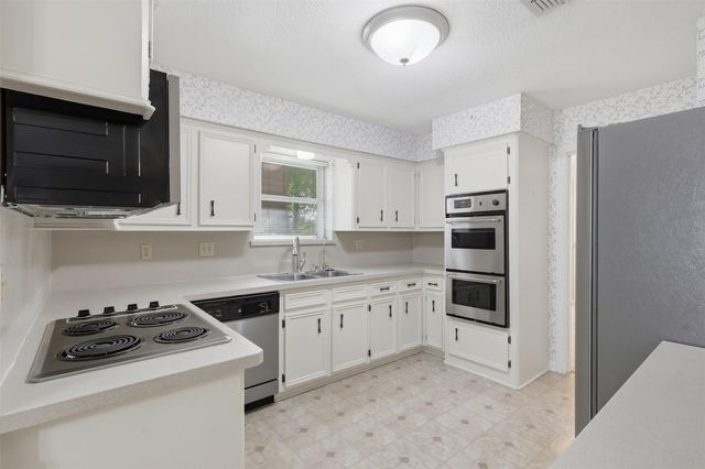 5923 Pinewood Springs Drive, Houston, TX 77066