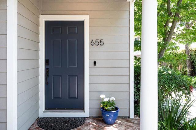 655 Roble Avenue, Menlo Park, CA 94025
