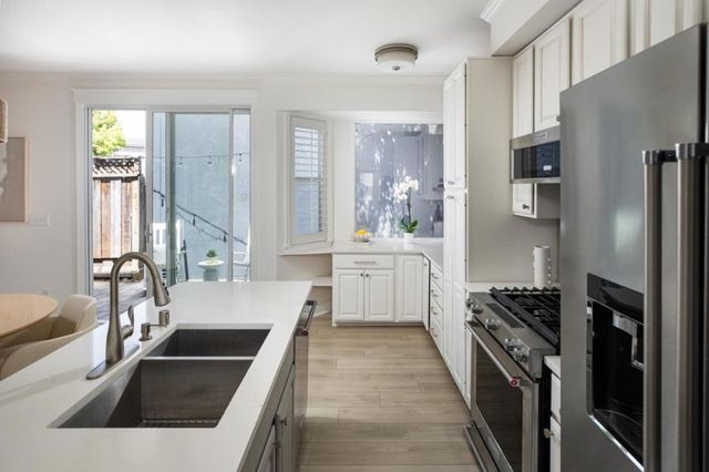 655 Roble Avenue, Menlo Park, CA 94025