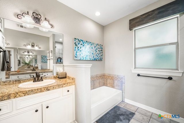 2848 Westview Drive, Canyon Lake, TX 78133