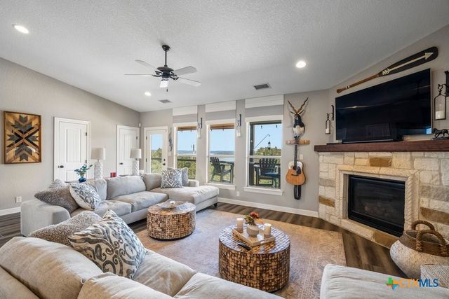 2848 Westview Drive, Canyon Lake, TX 78133