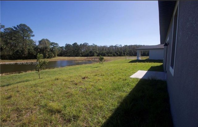 8004 Spice CT, La Belle, FL 33935