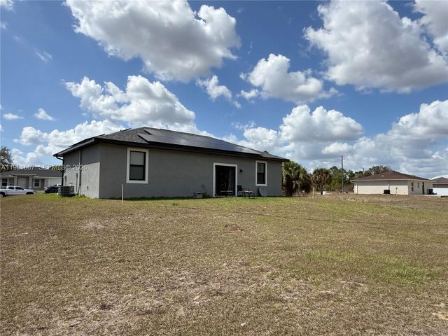 8004 Spice CT, La Belle, FL 33935