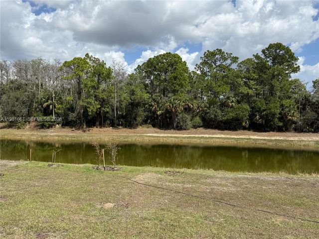 8004 Spice CT, La Belle, FL 33935