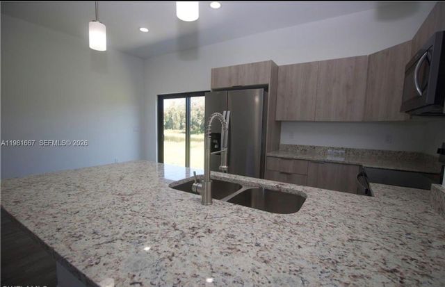 8004 Spice CT, La Belle, FL 33935