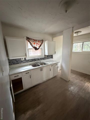 14901 Sorrento Street, Detroit, MI 48227