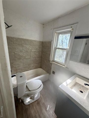 14901 Sorrento Street, Detroit, MI 48227