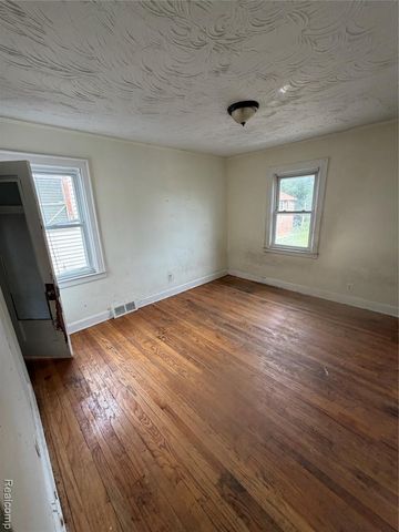 14901 Sorrento Street, Detroit, MI 48227