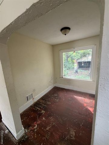 14901 Sorrento Street, Detroit, MI 48227