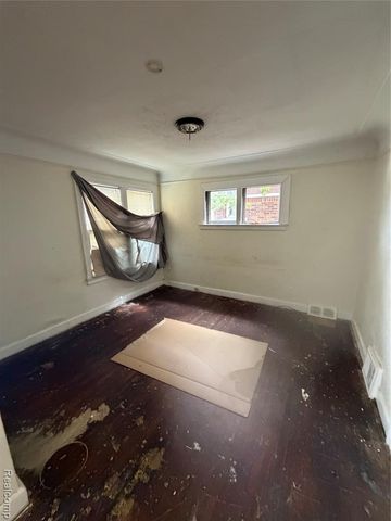 14901 Sorrento Street, Detroit, MI 48227