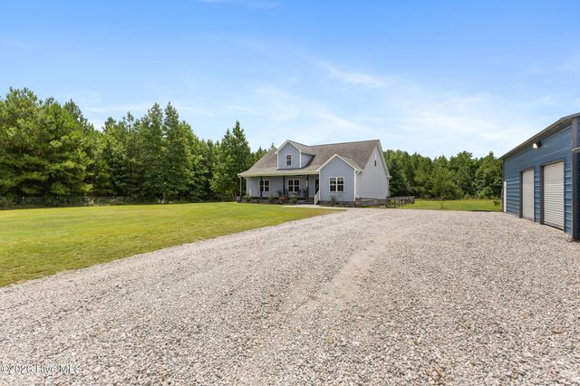 6655 Old Place Road SE, Winnabow, NC 28479