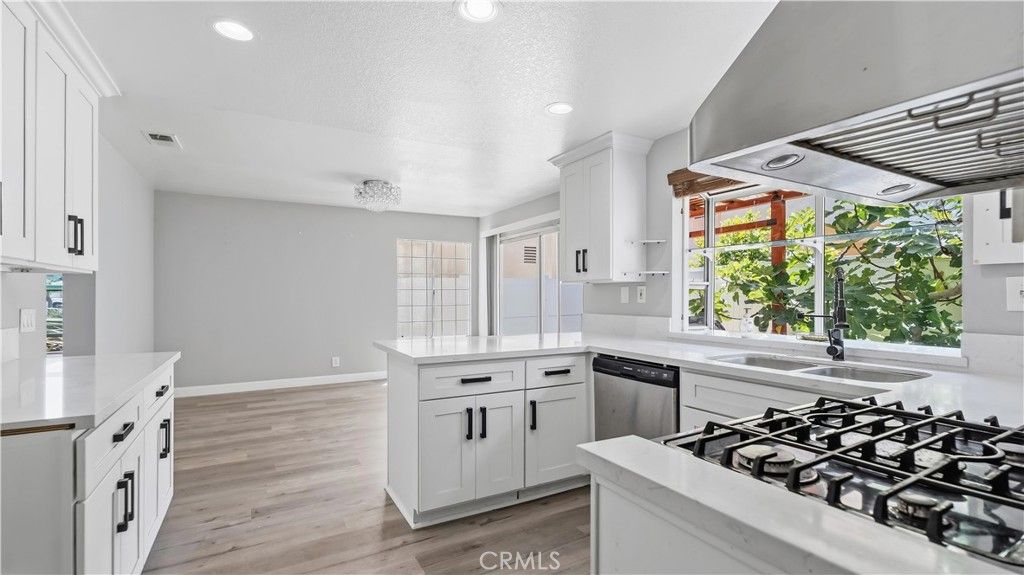 Image 24 of property listing at 3404 Lombardo Dr., Santa Ana, CA 92704