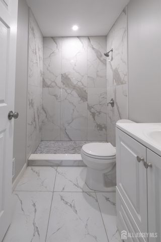 11 Alabama Court, Old Bridge, NJ 07747