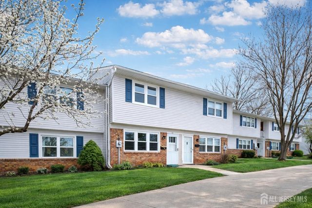 11 Alabama Court, Old Bridge, NJ 07747