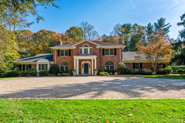 30 Underhill Road, Locust Valley, NY 11560