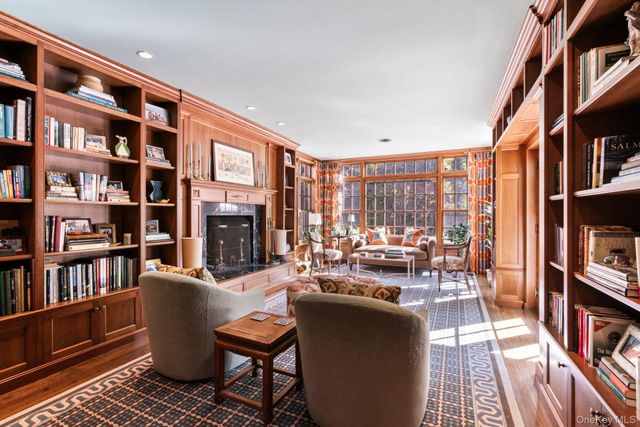 30 Underhill Road, Locust Valley, NY 11560