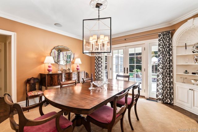 30 Underhill Road, Locust Valley, NY 11560