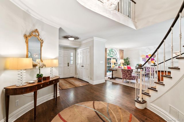 30 Underhill Road, Locust Valley, NY 11560