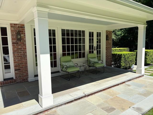 30 Underhill Road, Locust Valley, NY 11560