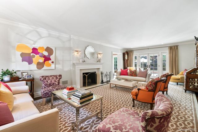 30 Underhill Road, Locust Valley, NY 11560