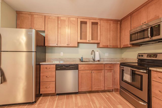 221 Oak Street 3-24, Brockton, MA 02301