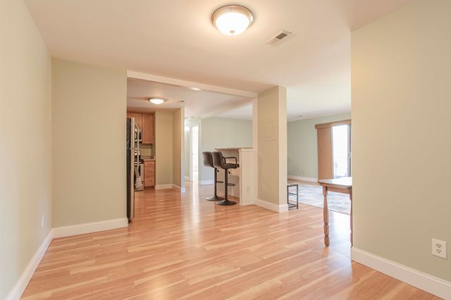 221 Oak Street 3-24, Brockton, MA 02301