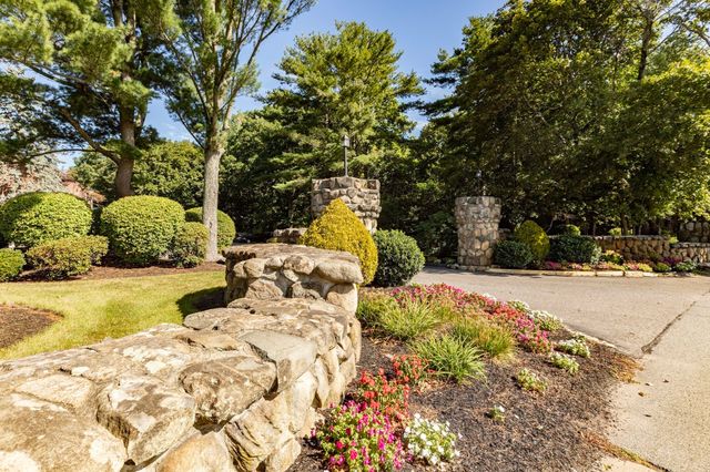 221 Oak Street 3-24, Brockton, MA 02301