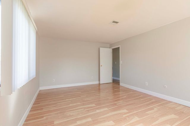 221 Oak Street 3-24, Brockton, MA 02301