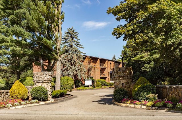 221 Oak Street 3-24, Brockton, MA 02301