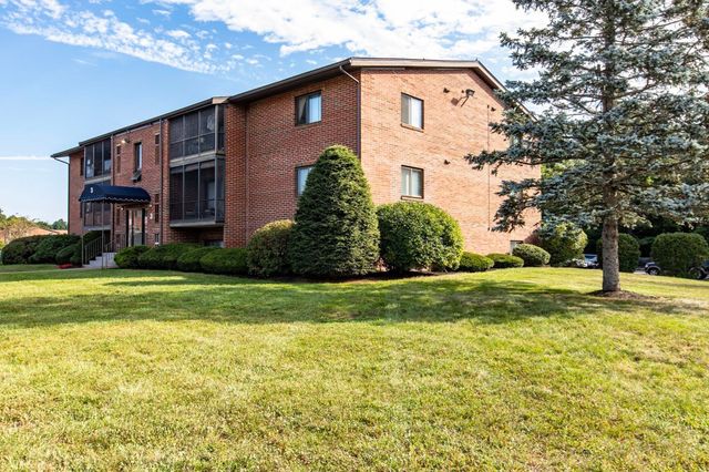 221 Oak Street 3-24, Brockton, MA 02301