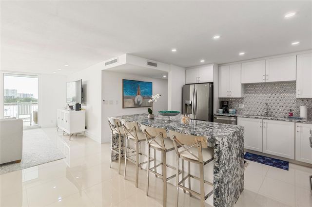 675 S GULFVIEW BOULEVARD 704, Clearwater, FL 33767