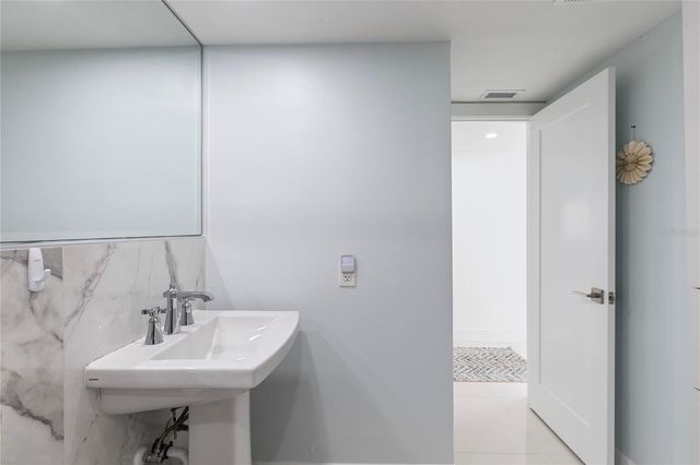 675 S GULFVIEW BOULEVARD 704, Clearwater, FL 33767