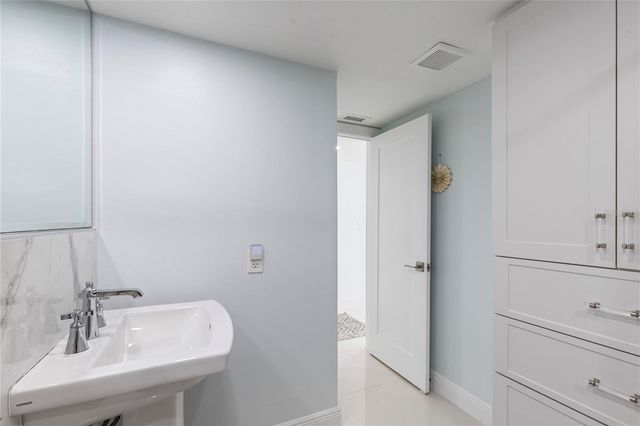 675 S GULFVIEW BOULEVARD 704, Clearwater, FL 33767