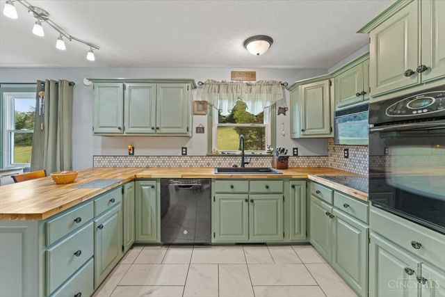 374 Cuckoo Road, Peebles, OH 45660