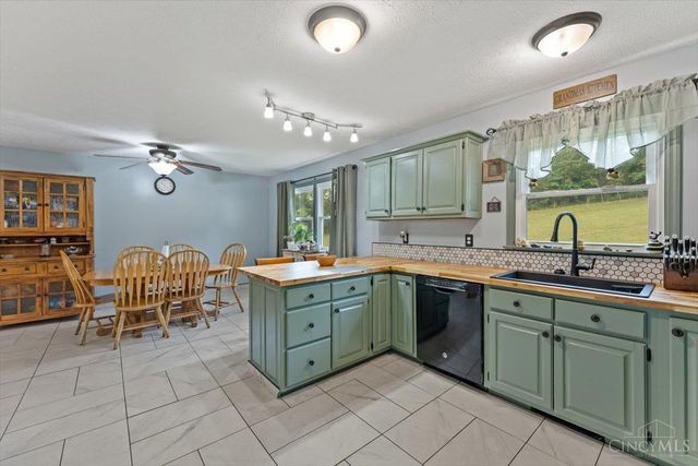 374 Cuckoo Road, Peebles, OH 45660