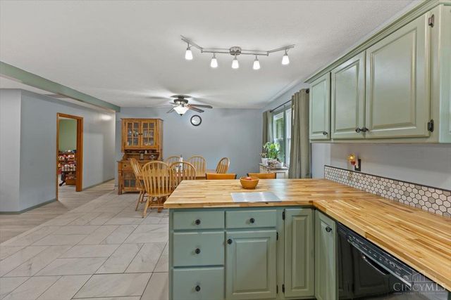 374 Cuckoo Road, Peebles, OH 45660