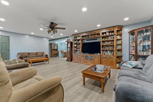 374 Cuckoo Road, Peebles, OH 45660