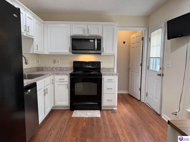 7102 Brook Garden Place, Louisville, KY 40258