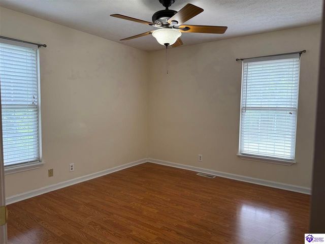 7102 Brook Garden Place, Louisville, KY 40258