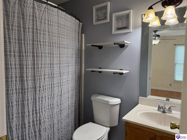 7102 Brook Garden Place, Louisville, KY 40258