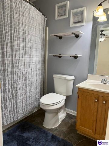 7102 Brook Garden Place, Louisville, KY 40258