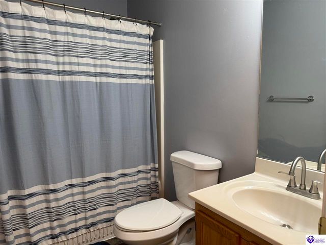 7102 Brook Garden Place, Louisville, KY 40258