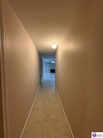 7102 Brook Garden Place, Louisville, KY 40258
